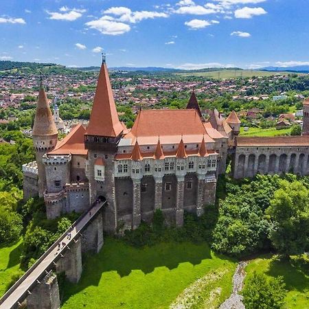 Happy Place :) Хунедоара Экстерьер фото